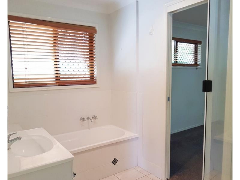 2 Mimosa Court, Gracemere QLD 4702